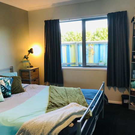 A Little Bit Beachy Modern Guest Room And Private Toilet Christchurch Luaran gambar