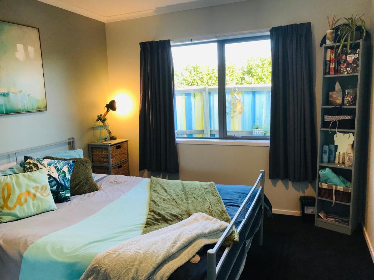 A Little Bit Beachy Modern Guest Room And Private Toilet Christchurch Luaran gambar
