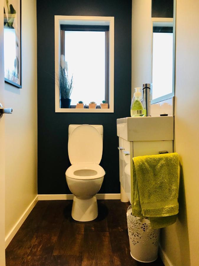 A Little Bit Beachy Modern Guest Room And Private Toilet Christchurch Luaran gambar